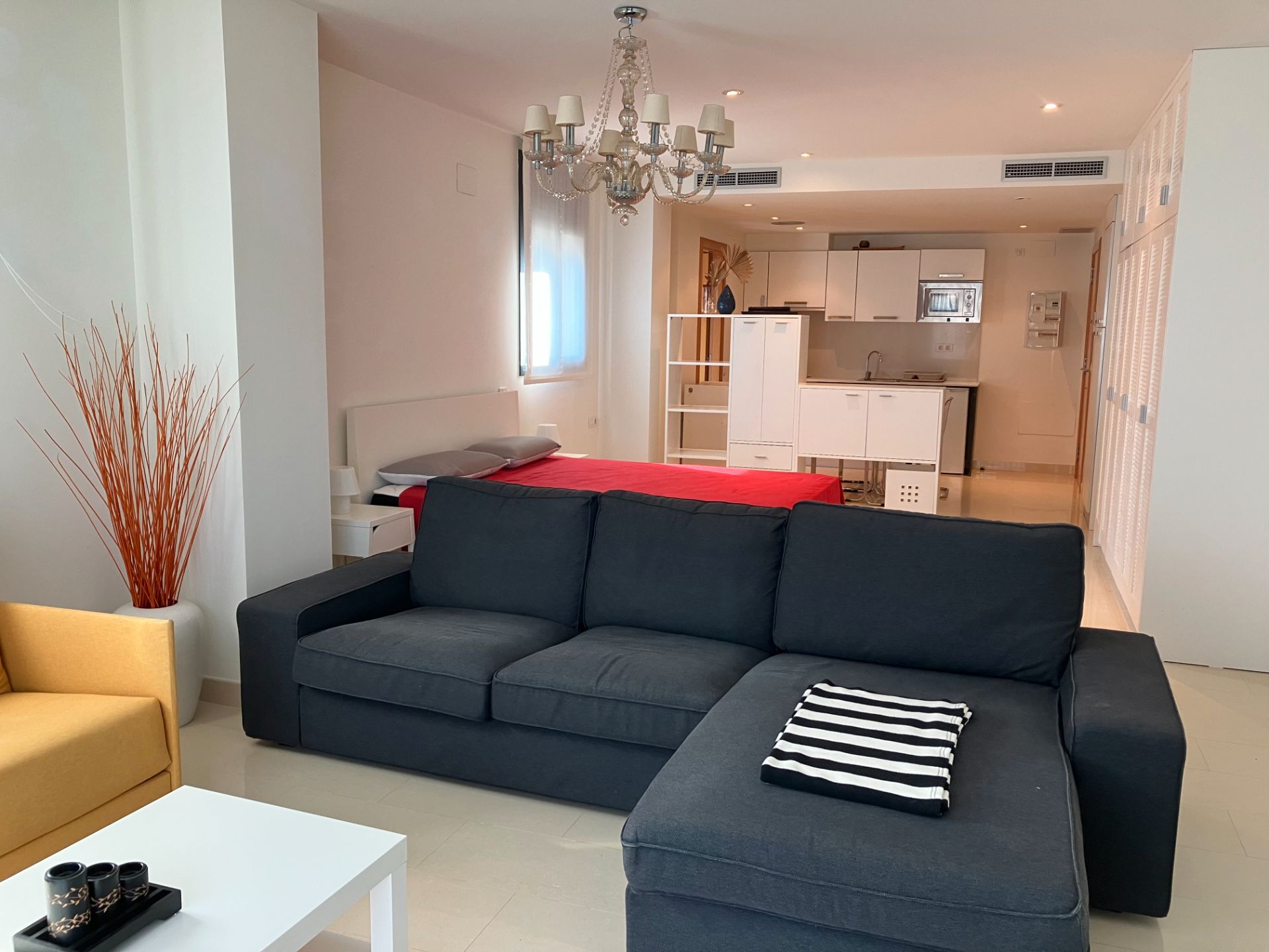 Sala d'estar de Loft de lloguer en Sitges amb Aire condicionat, Calefacció i Moblat