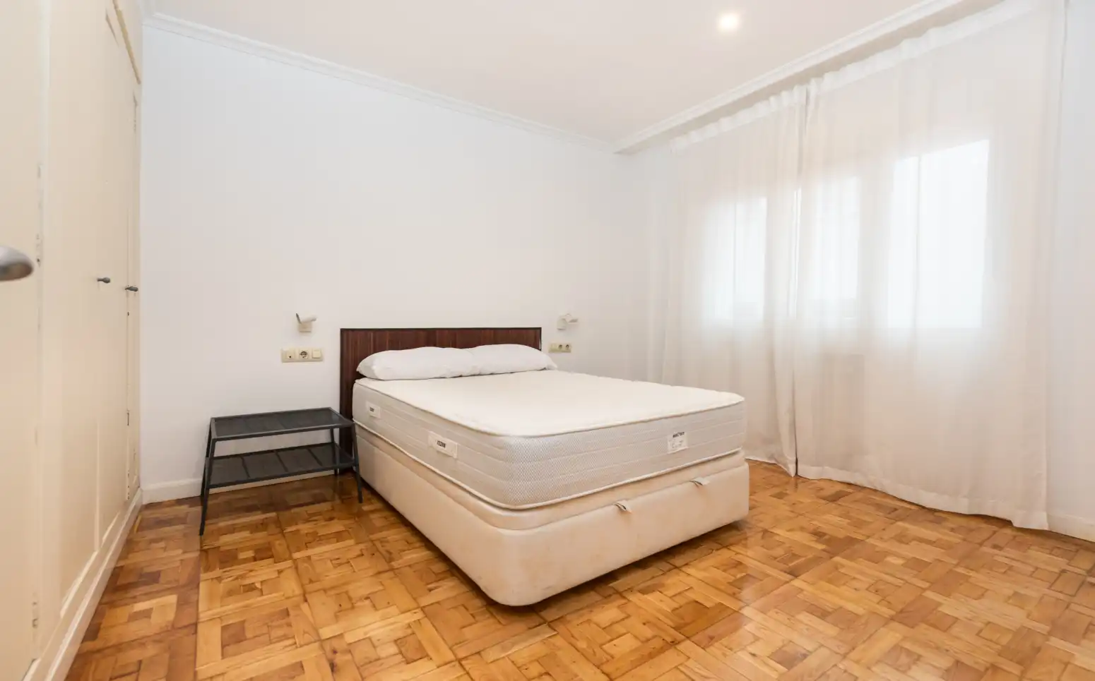 Habitación de Piso en venta en Oviedo  con Calefacción y Parquet