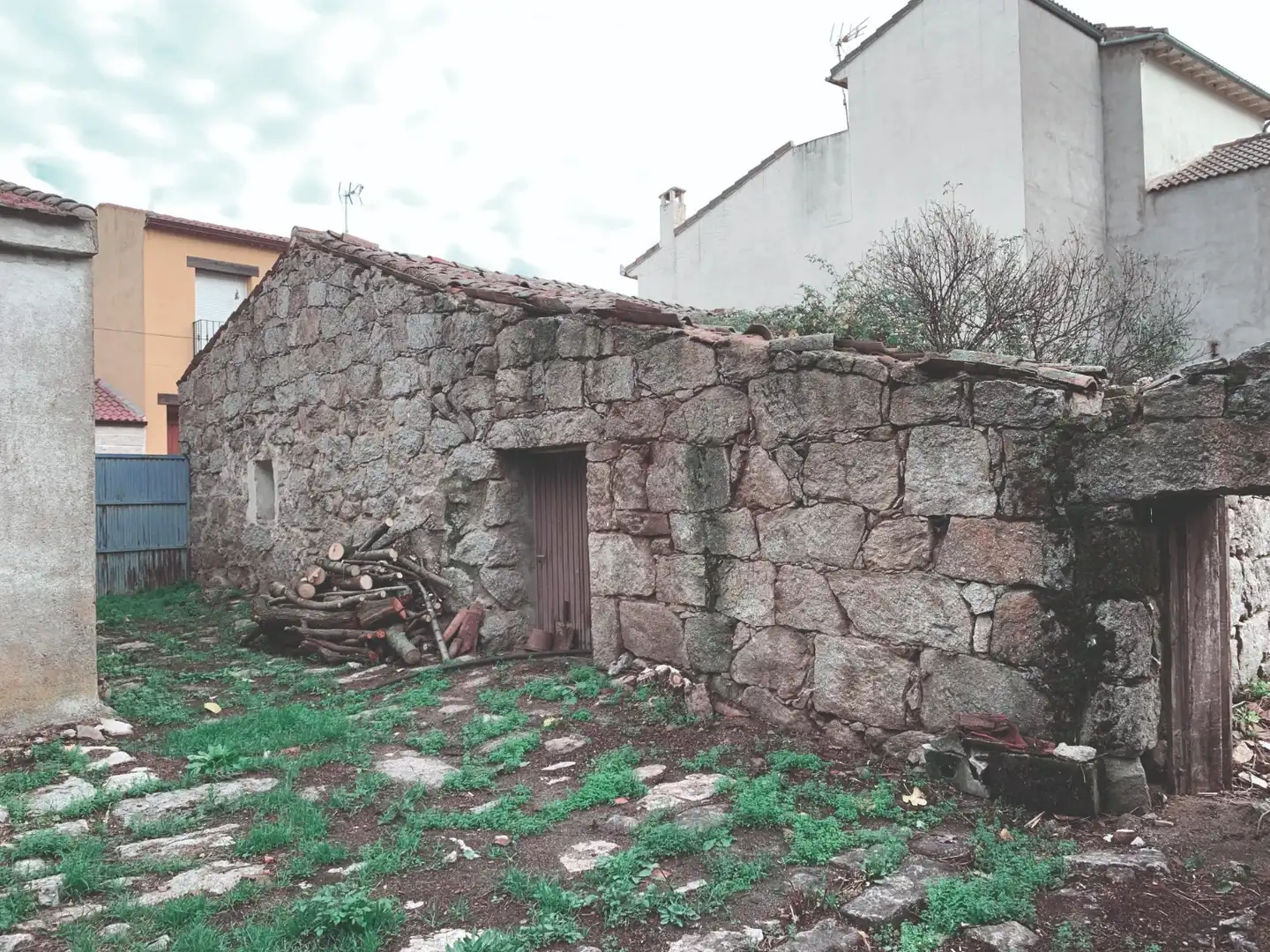 Vista exterior de Casa adosada en venta en Solosancho con Jardín privado