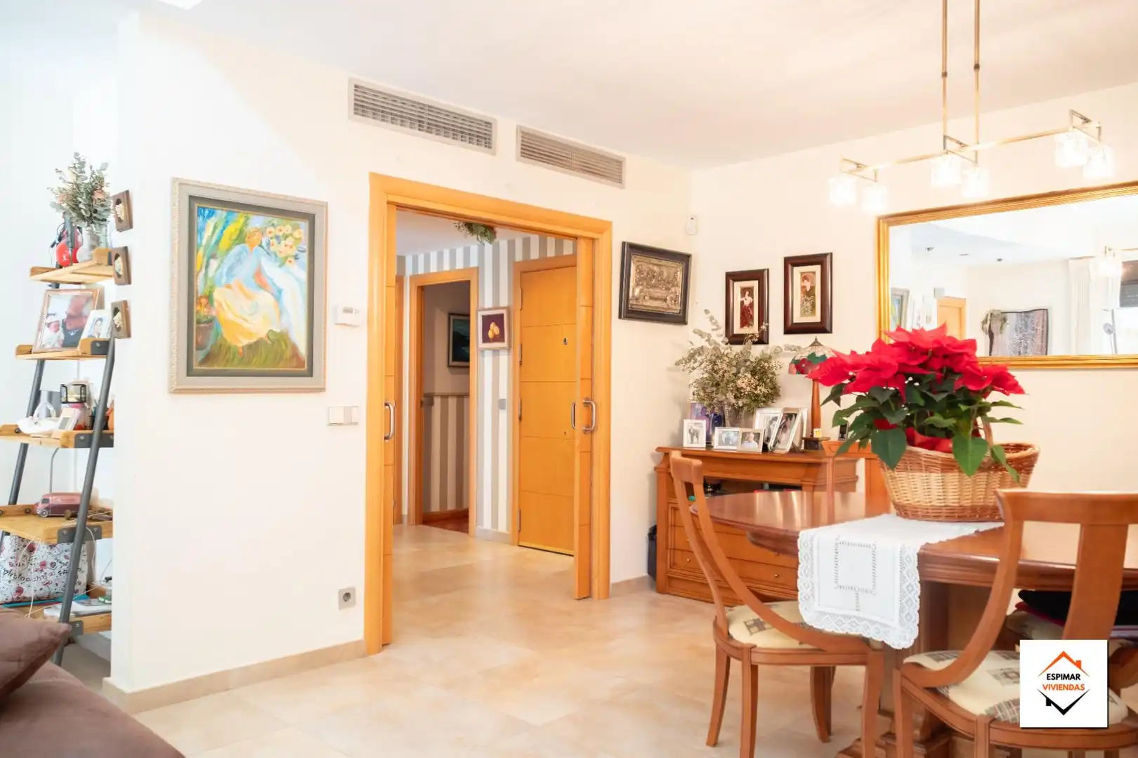 Einfamilien-Reihenhaus zum Verkauf in Villanueva de Gállego mit Heizung, Privatgarten und Terrasse