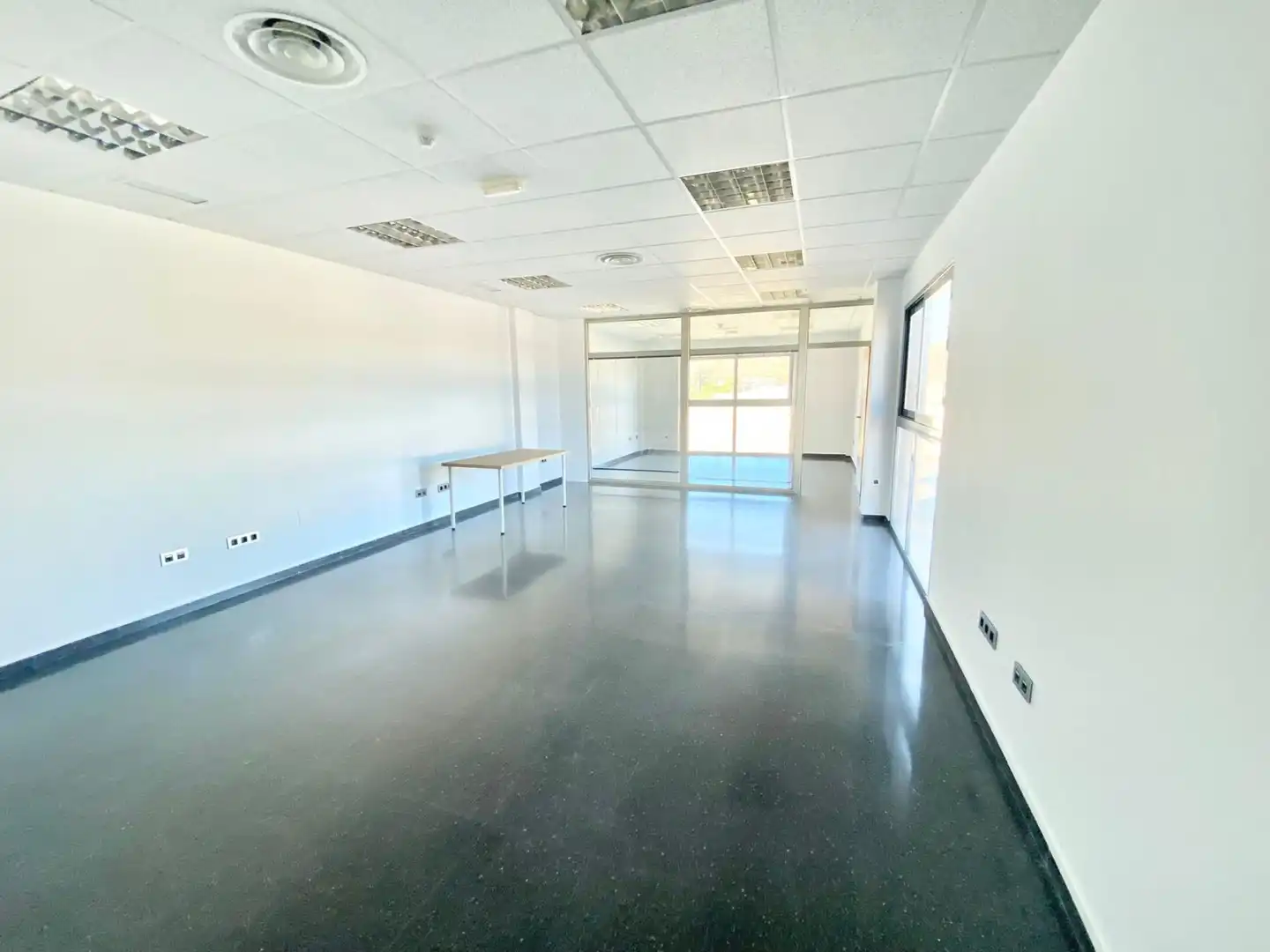 Büro zum Verkauf in Lorca mit Heizung und Terrasse