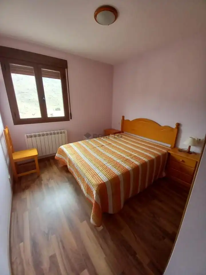 Habitación de Piso en venta en Camarena de la Sierra con Calefacción, Parquet y Amueblado