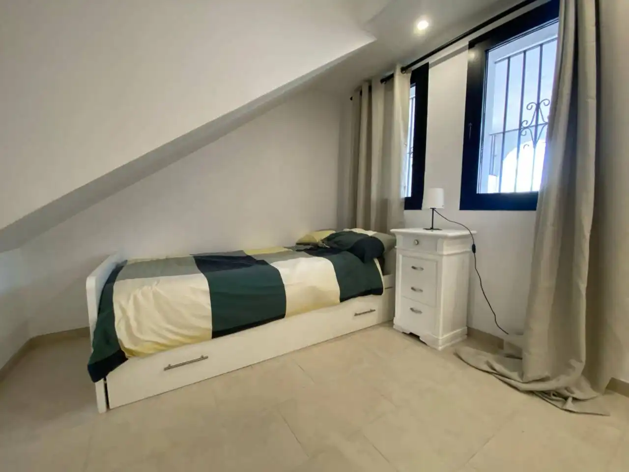 Dúplex en venta en Calle Santiago de Compostela, Sotogrande Costa