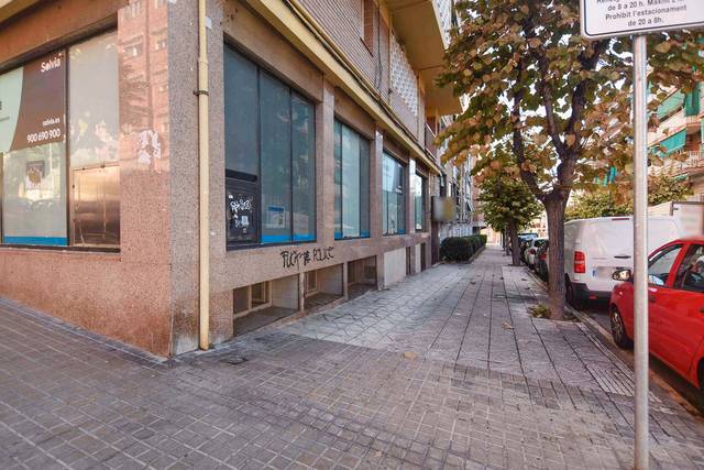 Local comercial en Alquiler en C/ Ramón y Cajal en Zona Alta