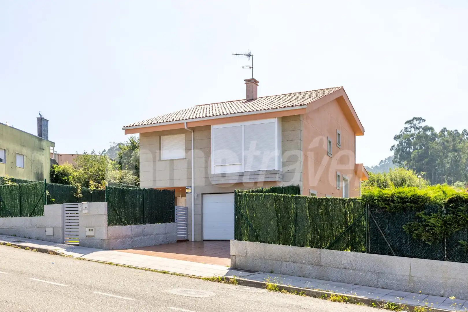 Außenansicht von Haus oder Chalet zum Verkauf in Sanxenxo mit Heizung, Privatgarten und Parkett