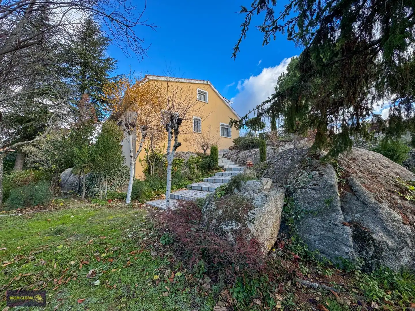 Vista exterior de Casa o xalet en venda en El Berrueco amb Calefacció, Terrassa i Traster