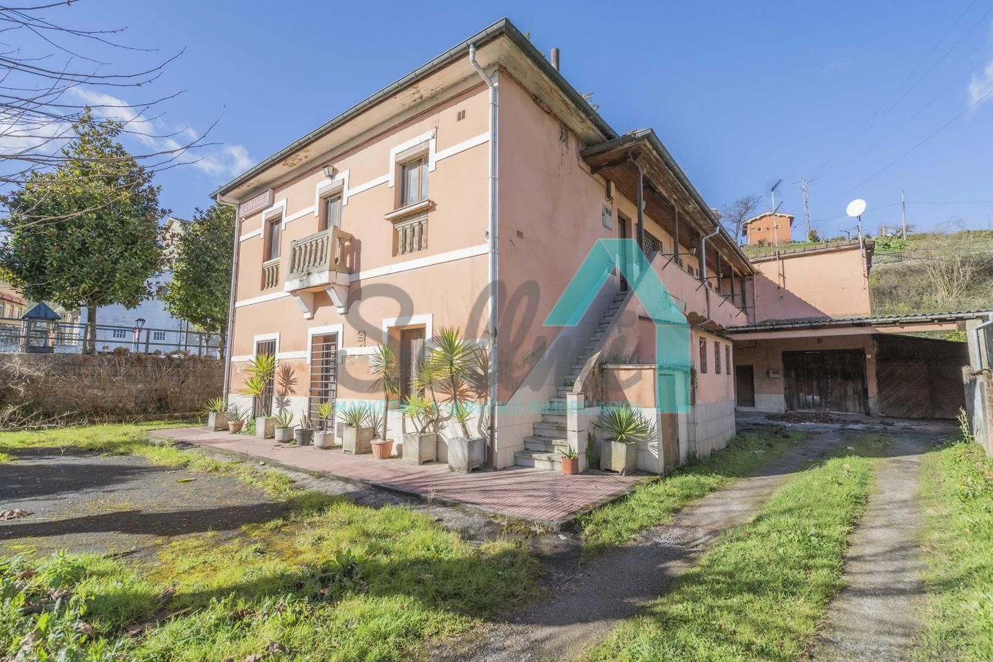 Exterior view of House or chalet for sale in Ribera de Arriba  with Heating, Private garden and Parquet flooring