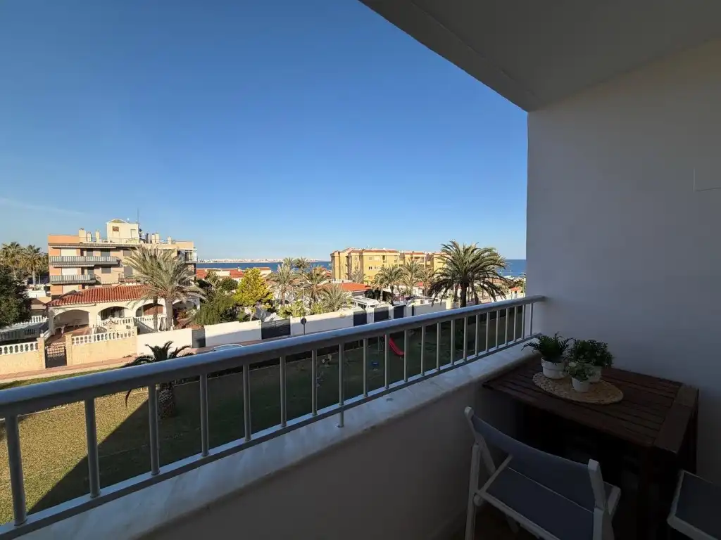 Terrassa de Apartament en venda en Torrevieja amb Aire condicionat, Jardí privat i Piscina