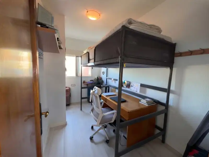 Habitación de Piso en venta en Valencia con Aire acondicionado y Balcón