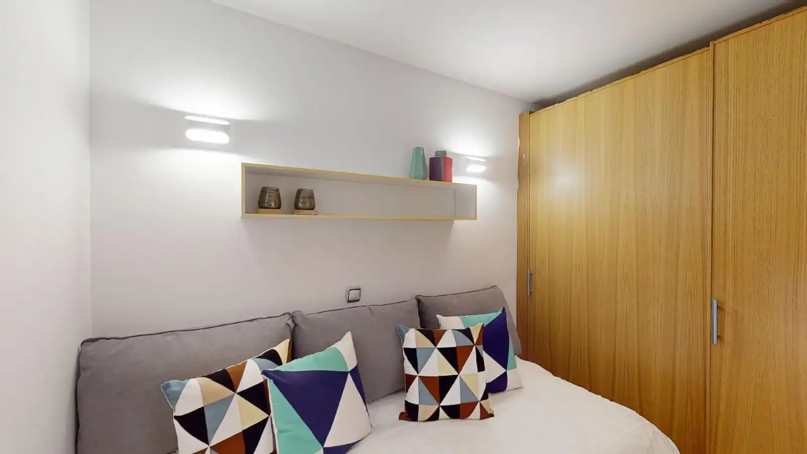 Schlafzimmer von Dachboden zum Verkauf in Fuengirola mit Klimaanlage, Terrasse und Gemeinschaftspool