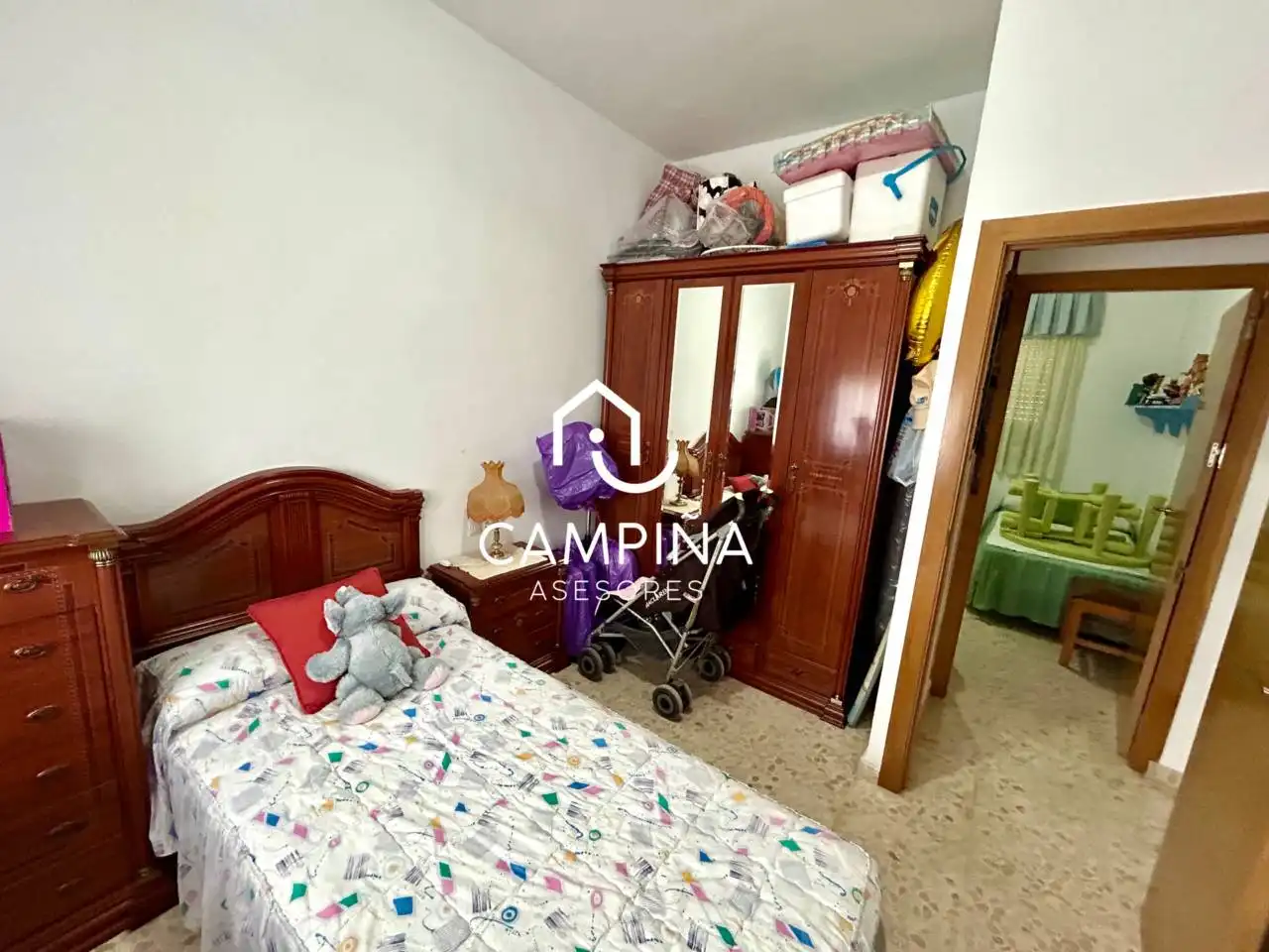 Dormitori de Finca rústica en venda en Beas amb Aire condicionat, Jardí privat i Terrassa