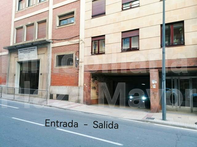 Garaje en Venta en Avenida de los Maristas en La Platina- Hospital - Campus