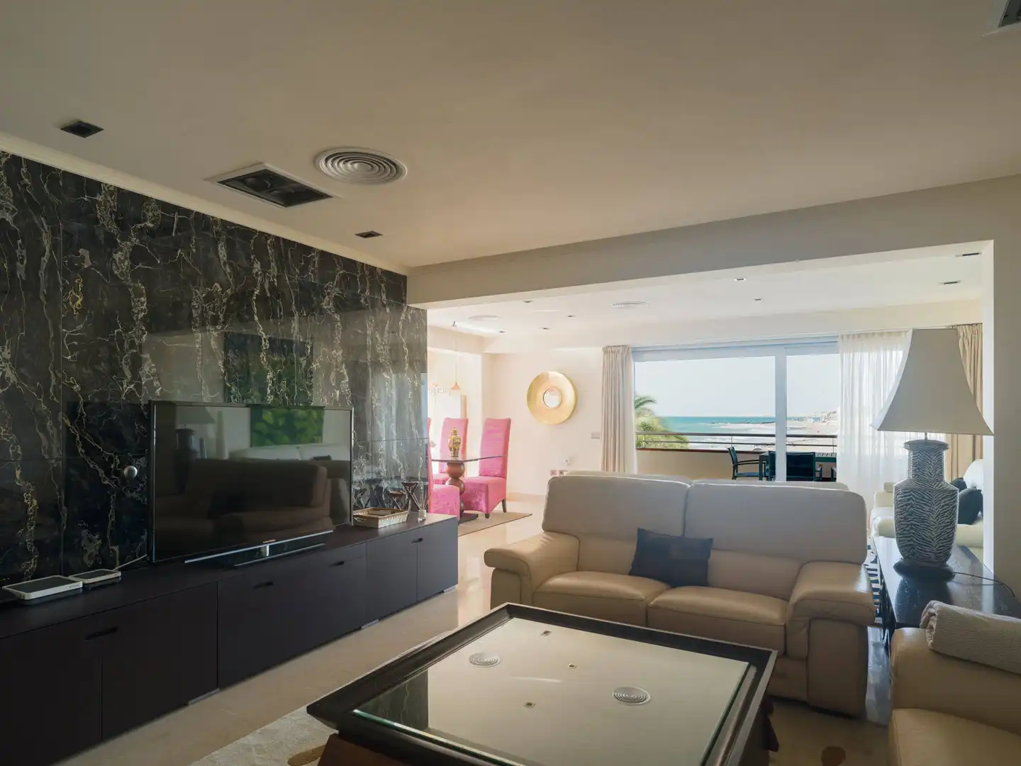 Sala de estar de Casa o chalet en venta en San Bartolomé de Tirajana con Aire acondicionado, Amueblado y Jacuzzi
