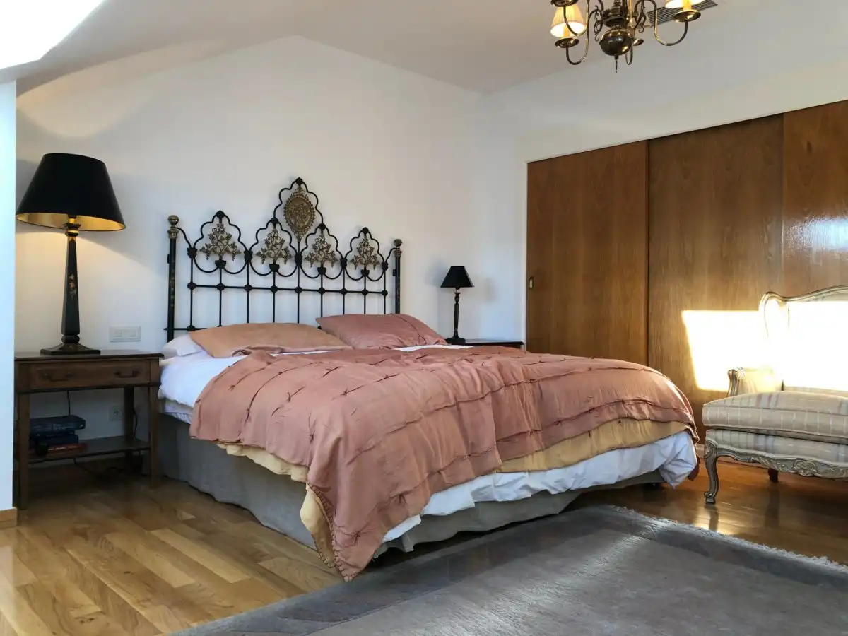Schlafzimmer von Dachboden zum Verkauf in Bembibre mit Klimaanlage, Heizung und Parkett