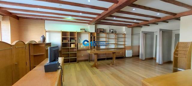 Local comercial en Alquiler en Etxebeste Kalea en Usurbil