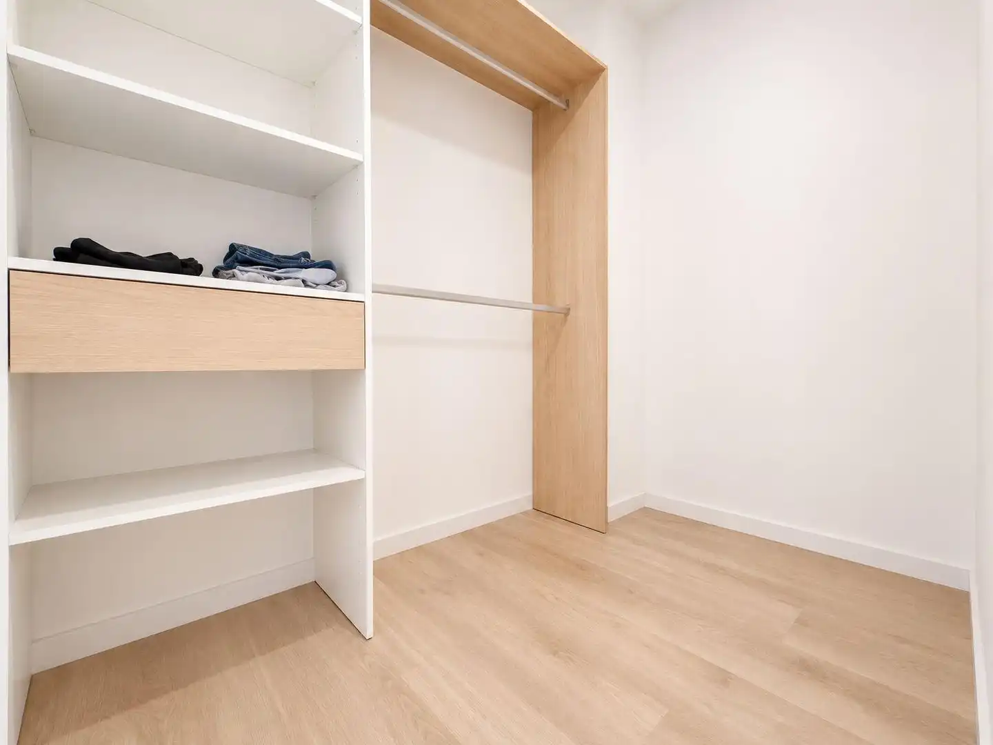 Schlafzimmer von Wohnung zur Miete in Valencia mit Klimaanlage, Heizung und Möbliert