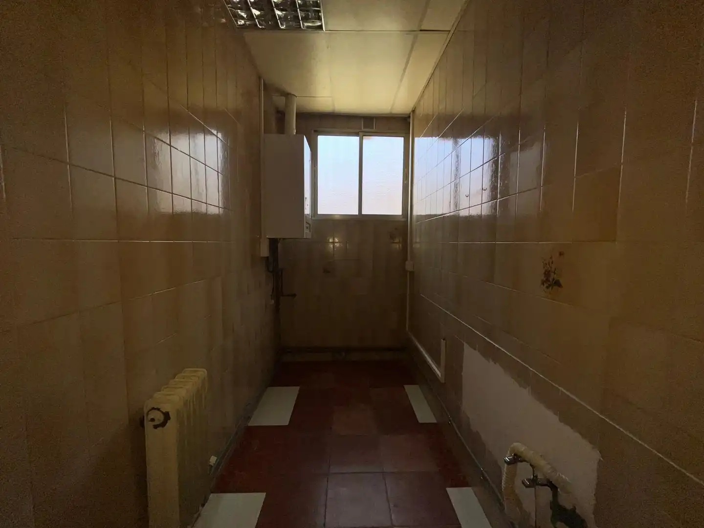 Badezimmer von Geschaftsraum zur Miete in Tudela de Duero mit Heizung und Parkett