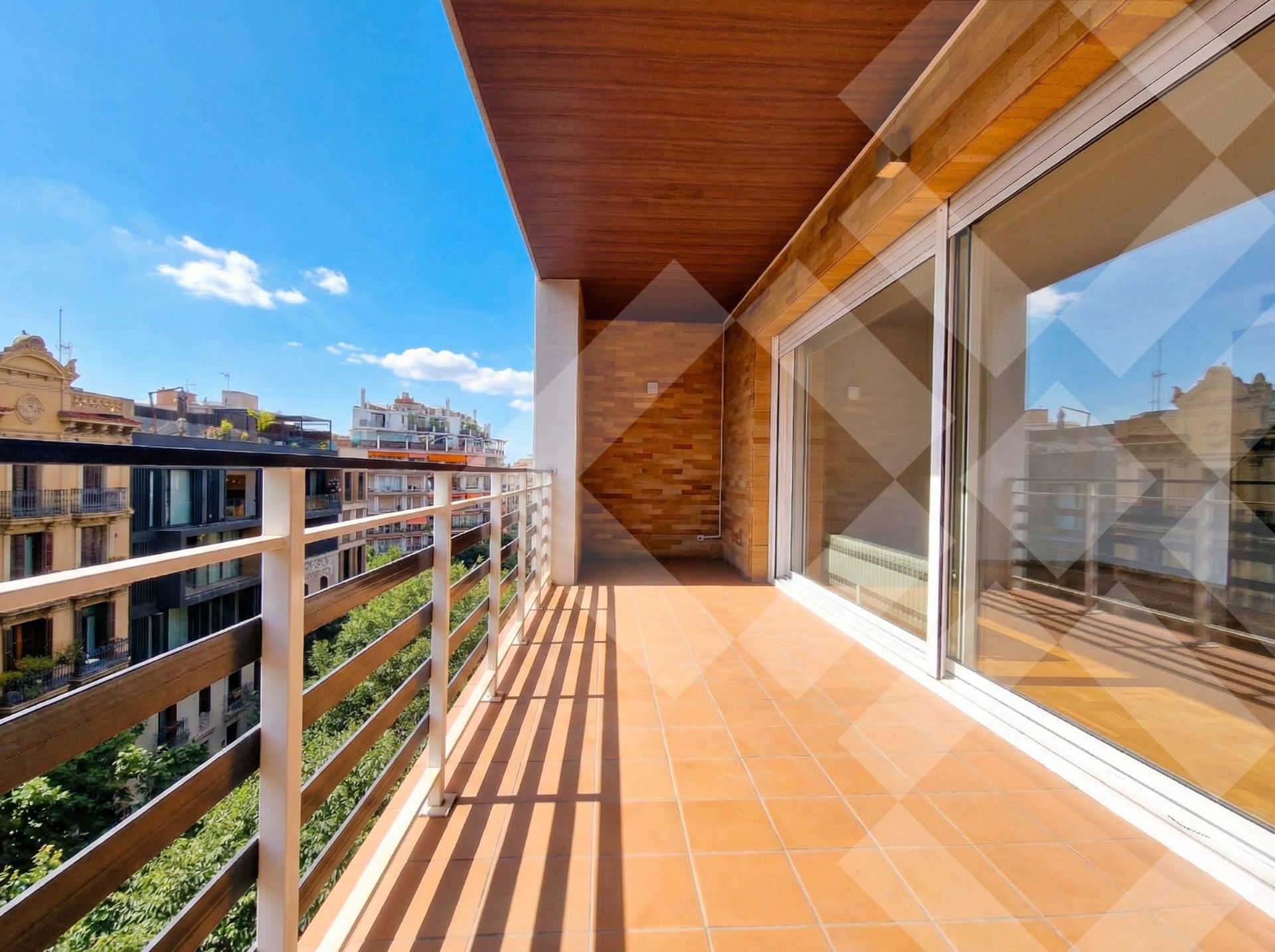 Terrasse von Dachboden zur Miete in  Barcelona Capital mit Klimaanlage, Heizung und Parkett