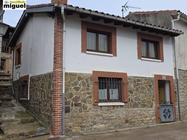Casa-chalet en Venta en Barrio Helgueras en Val de San Vicente