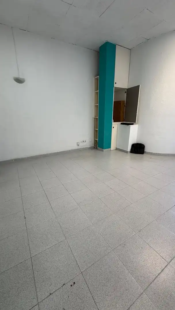 Local comercial en venda a Avenida del Mossèn Jaume Soler, imagen 4