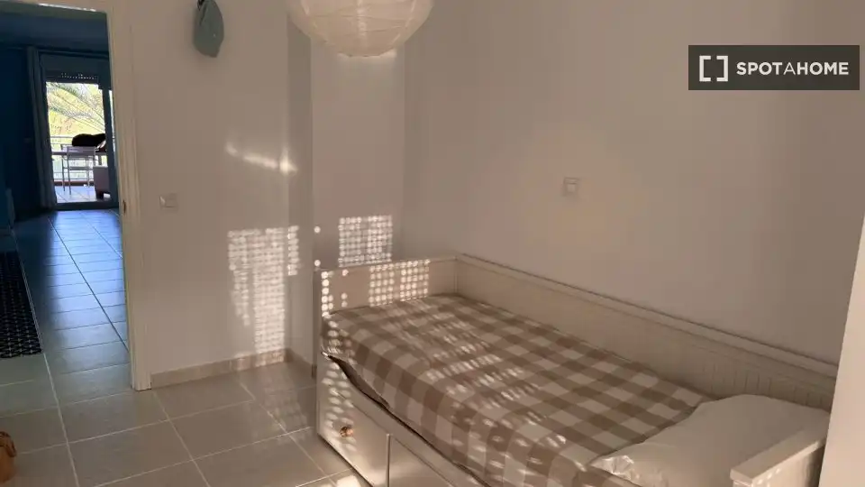 Bedroom of Flat for rent in Oliva  with Air Conditioner, Heating and Furnished