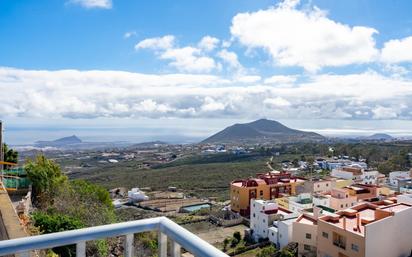Vista exterior de Casa o xalet en venda en Granadilla de Abona amb Terrassa, Balcó i Alarma