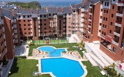 Swimming pool of Flat for sale in Castro-Urdiales  with Heating, Terrace and Furnished