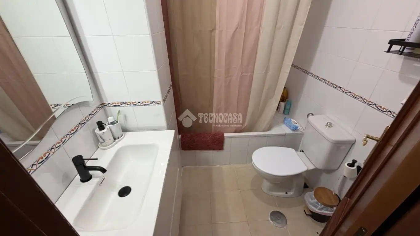Casa aparellada en venda a Albaida del Aljarafe, imagen 17