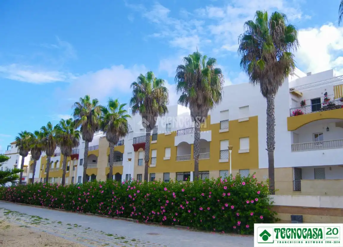 Vista exterior de Piso en venta en Chipiona con Calefacción