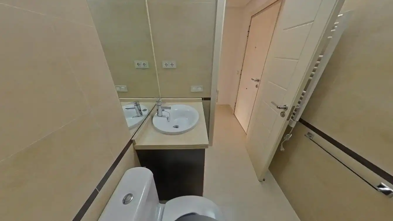 Bathroom of Flat for sale in Madrid  with Storage room, Swimming Pool and Oven