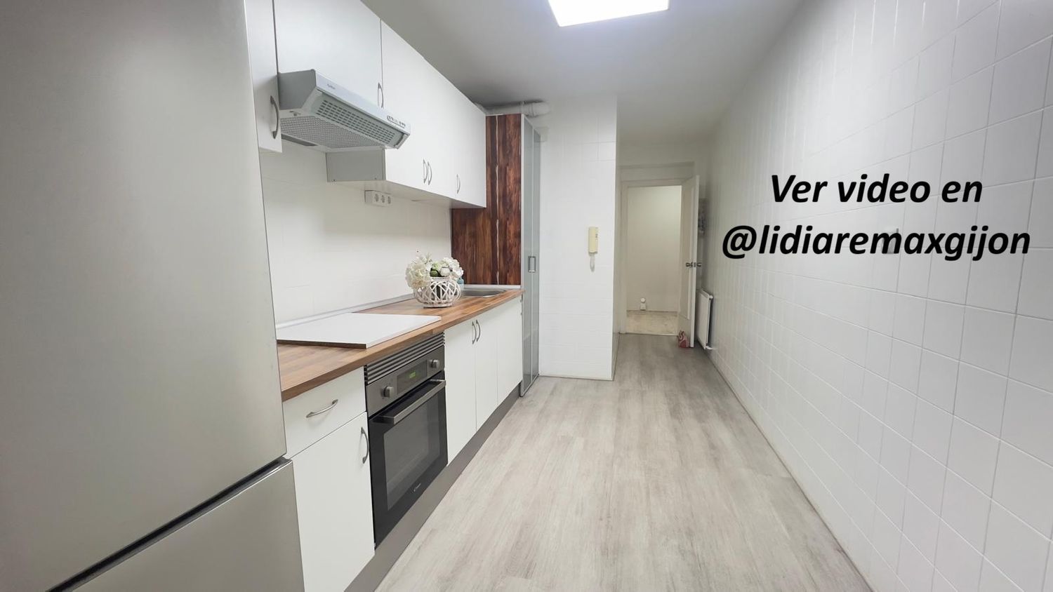 Cuina de Pis en venda en Gijón  amb Calefacció, Traster i Piscina