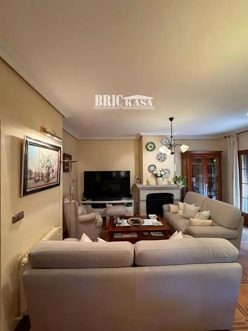 Sala de estar de Casa o chalet en venta en Torre de Santa María con Aire acondicionado, Calefacción y Trastero
