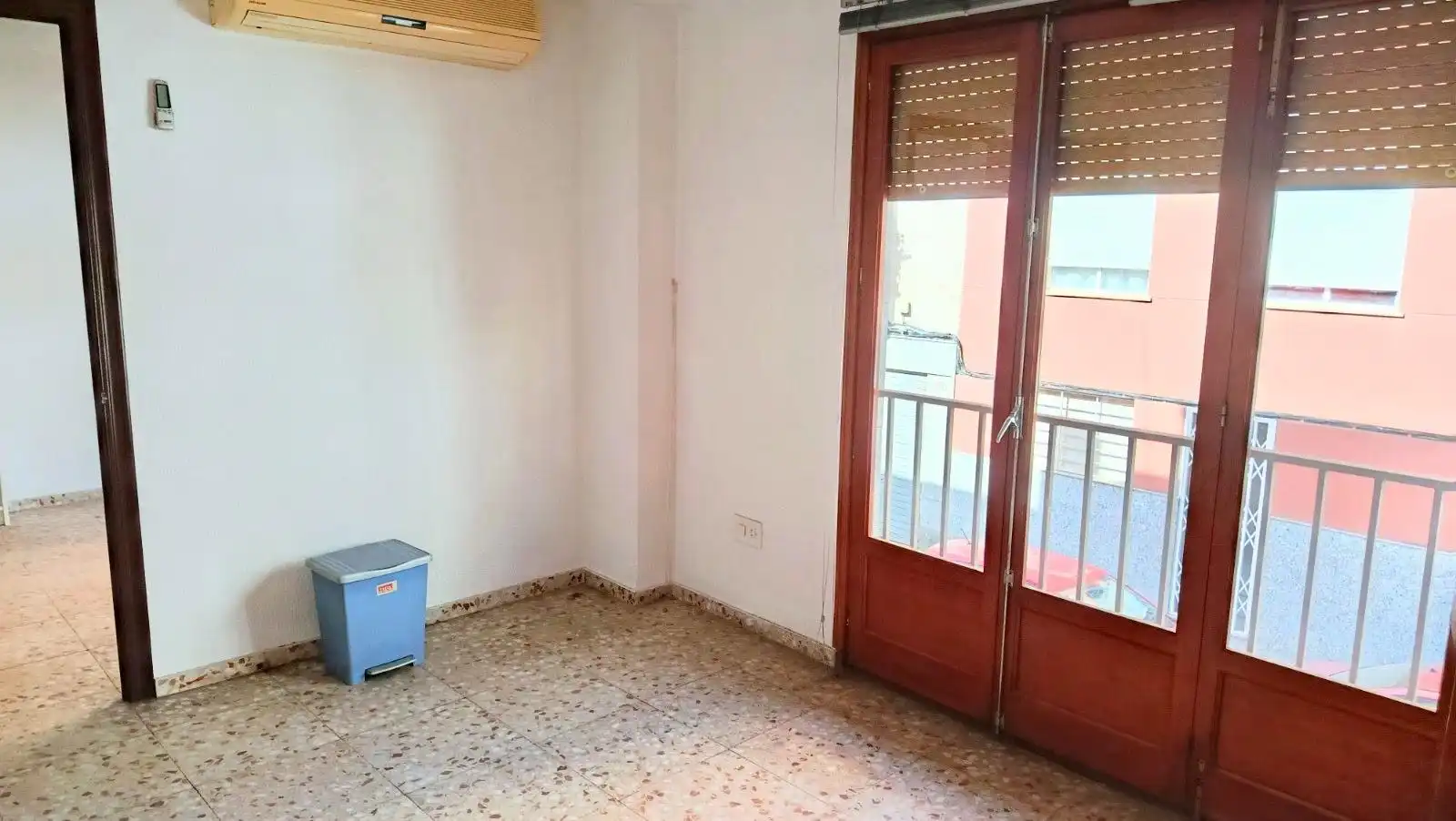 Habitación de Oficina de alquiler en Elche / Elx con Aire acondicionado