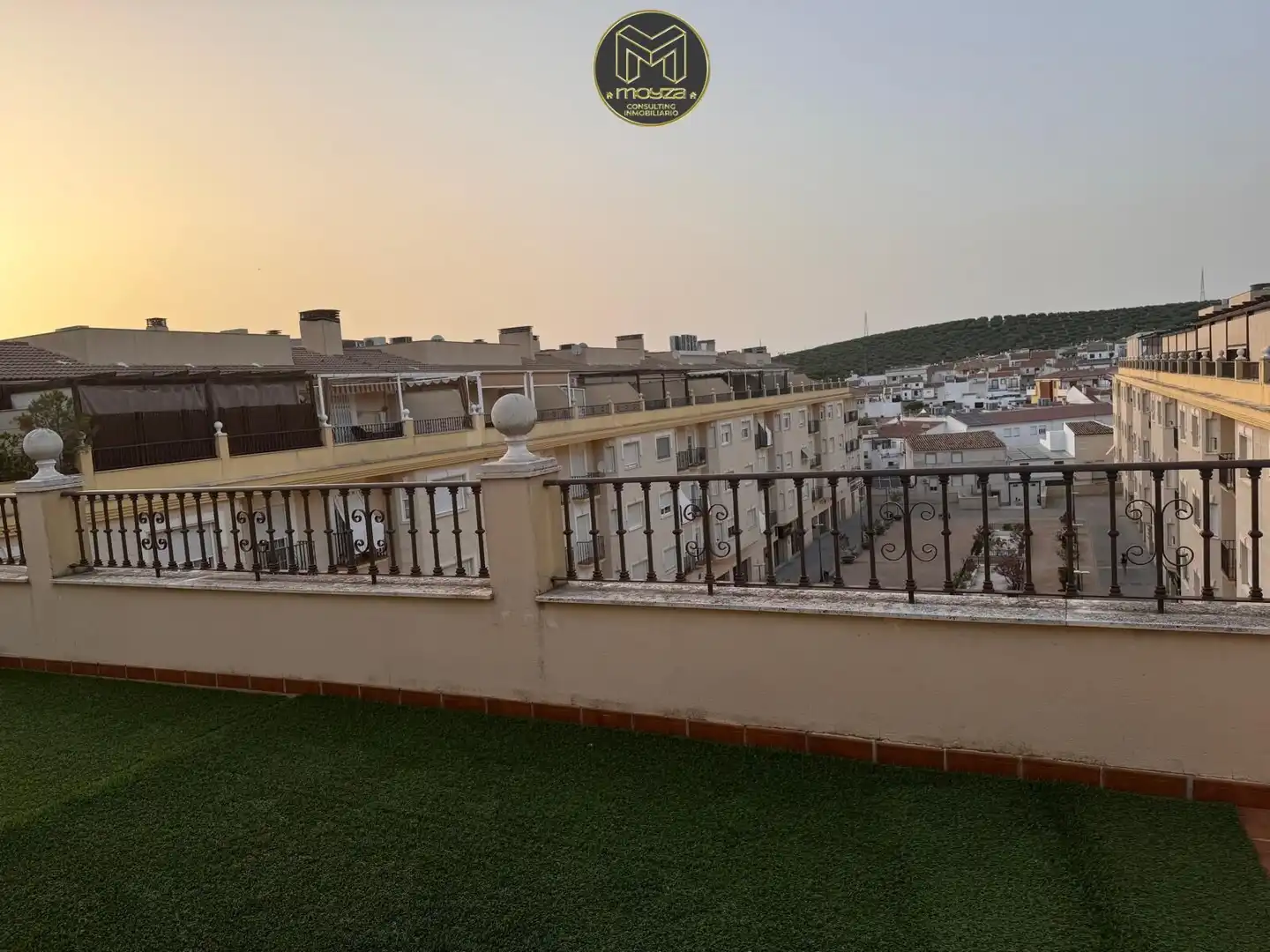 Terrasse von Dachboden zum Verkauf in Martos mit Heizung und Terrasse