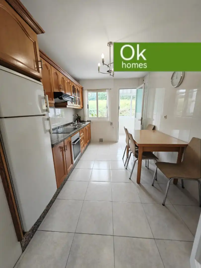 Cocina de Piso en venta en Betanzos con Calefacción, Parquet y Terraza