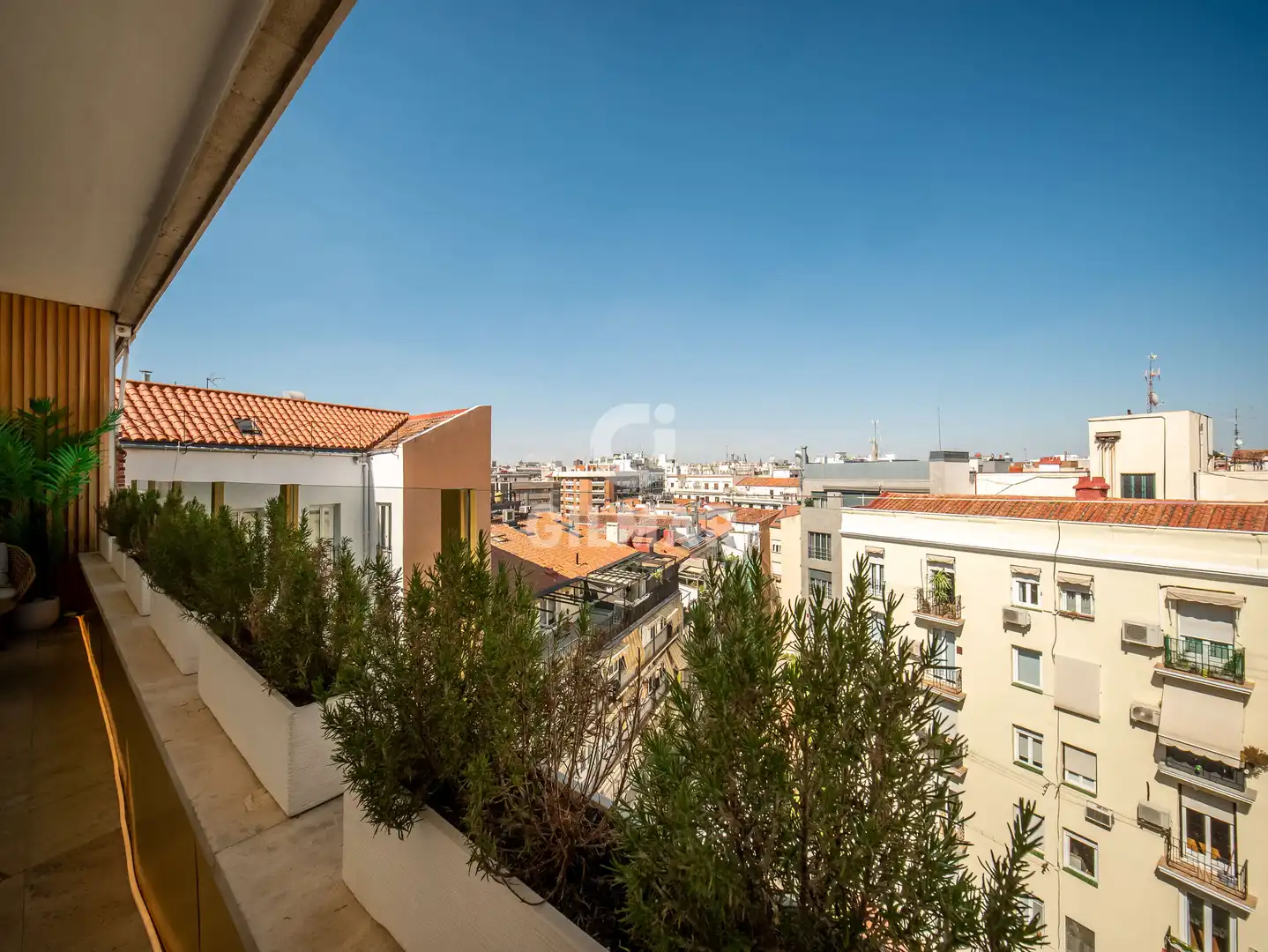Außenansicht von Dachboden zum Verkauf in Madrid mit Heizung, Abstellraum und Balkon