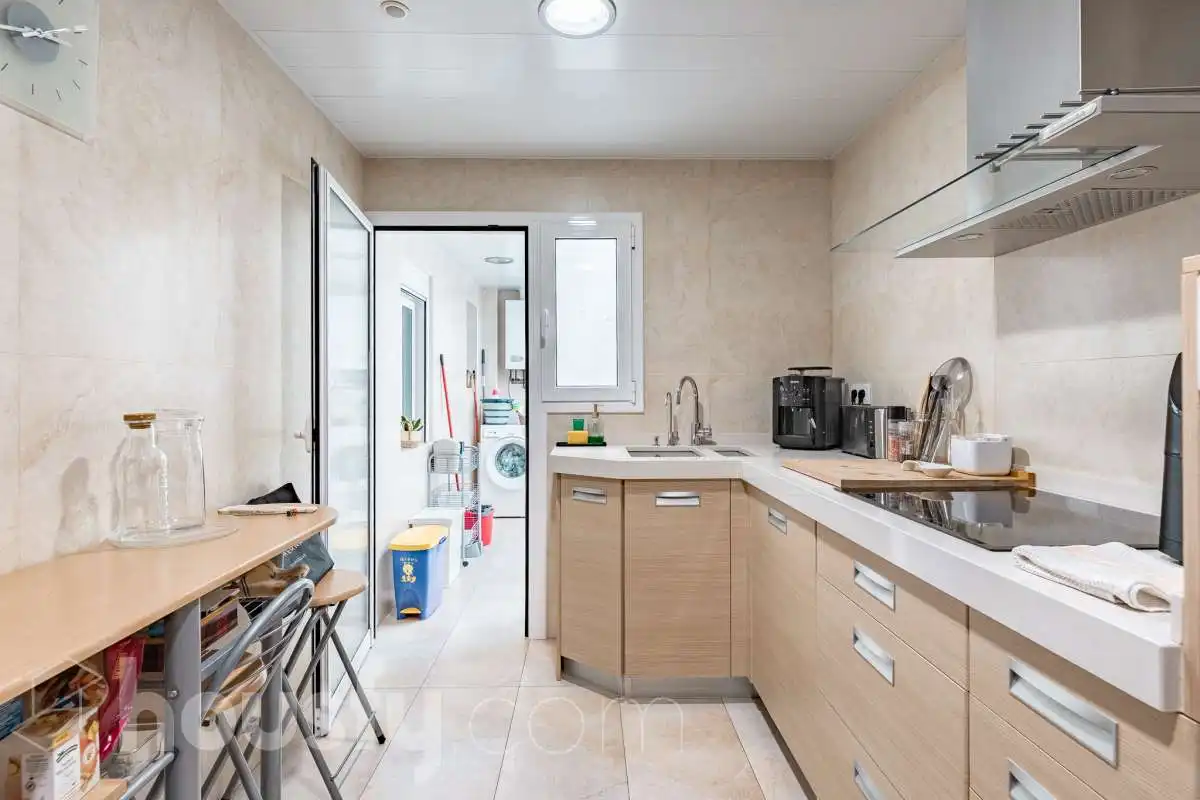 Cocina de Piso en venta en Sant Boi de Llobregat con Calefacción, Amueblado y Balcón