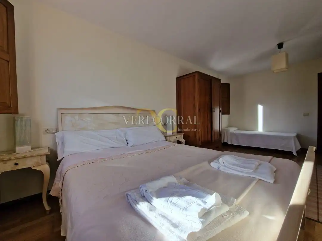 Schlafzimmer von Haus oder Chalet zum Verkauf in Llanes mit Heizung, Privatgarten und Terrasse