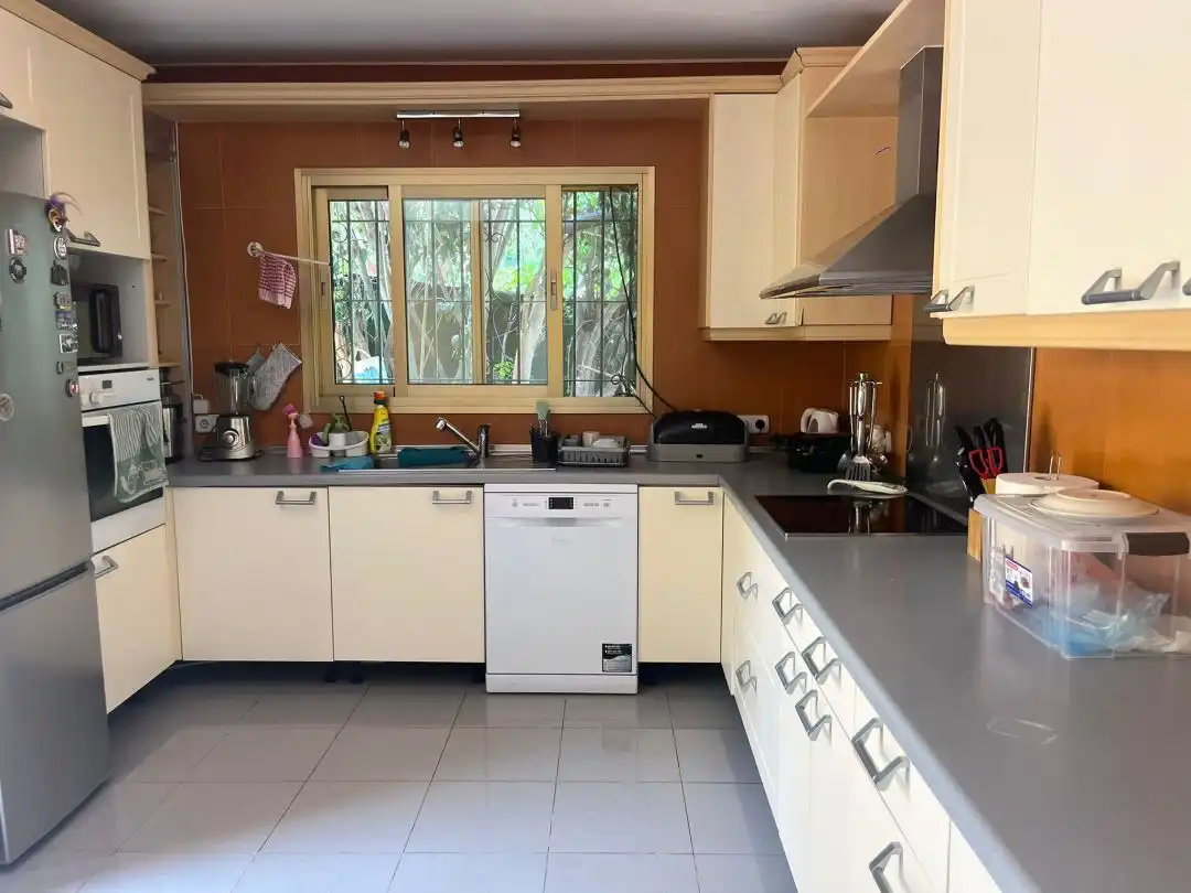 Cocina de Casa o chalet en venta en Marbella con Aire acondicionado, Calefacción y Jardín privado