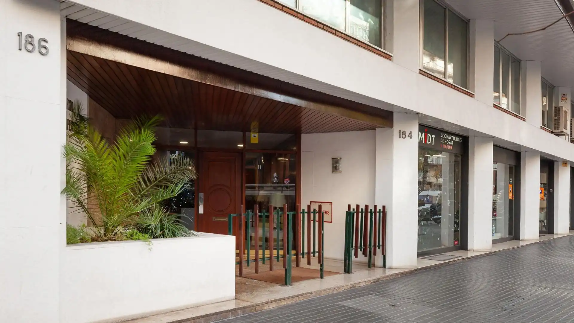 Oficina de lloguer a AVENIDA GENERAL MITRE, 184, El Putget i el Farró