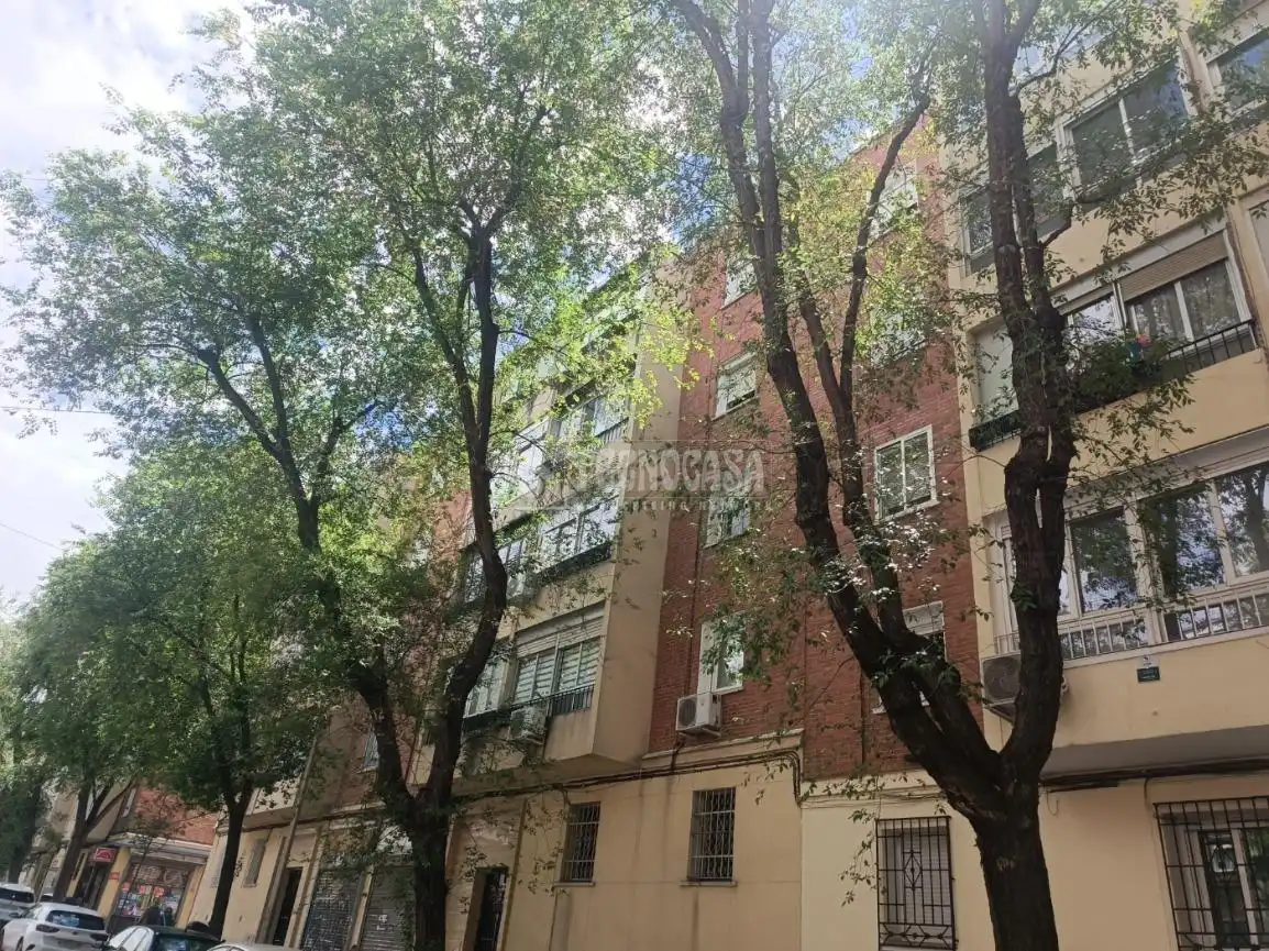 Vista exterior de Piso en venta en Madrid