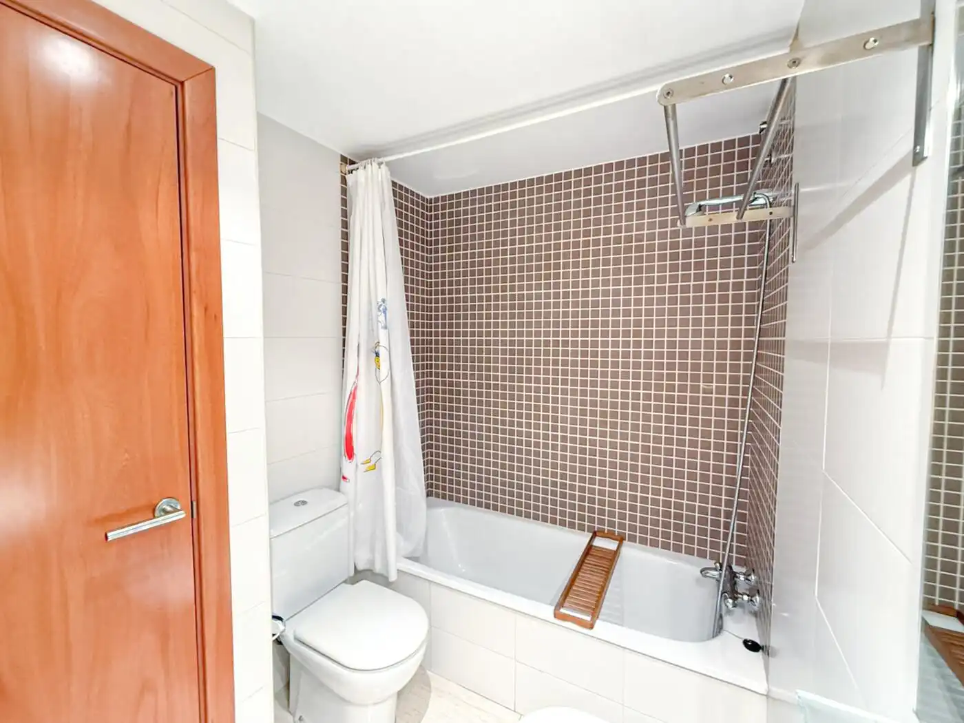 Bathroom of Flat for sale in Creu de la Mà