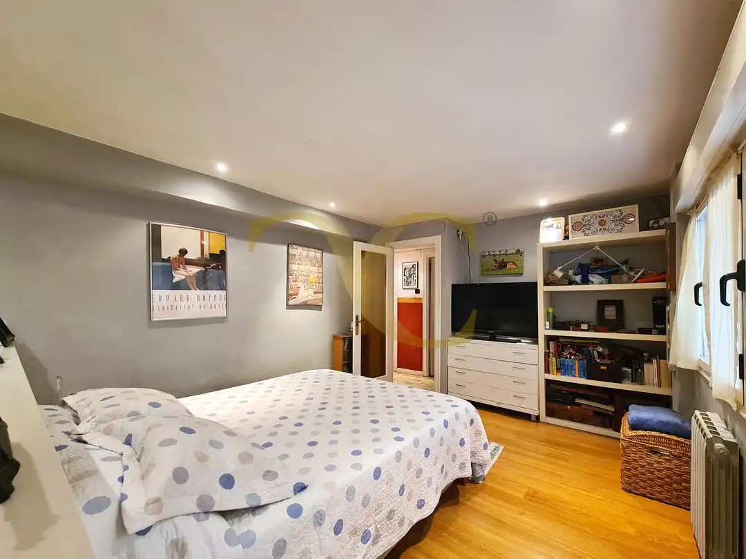 Piso en venta en Gijón  con Calefacción, Jardín privado y Trastero