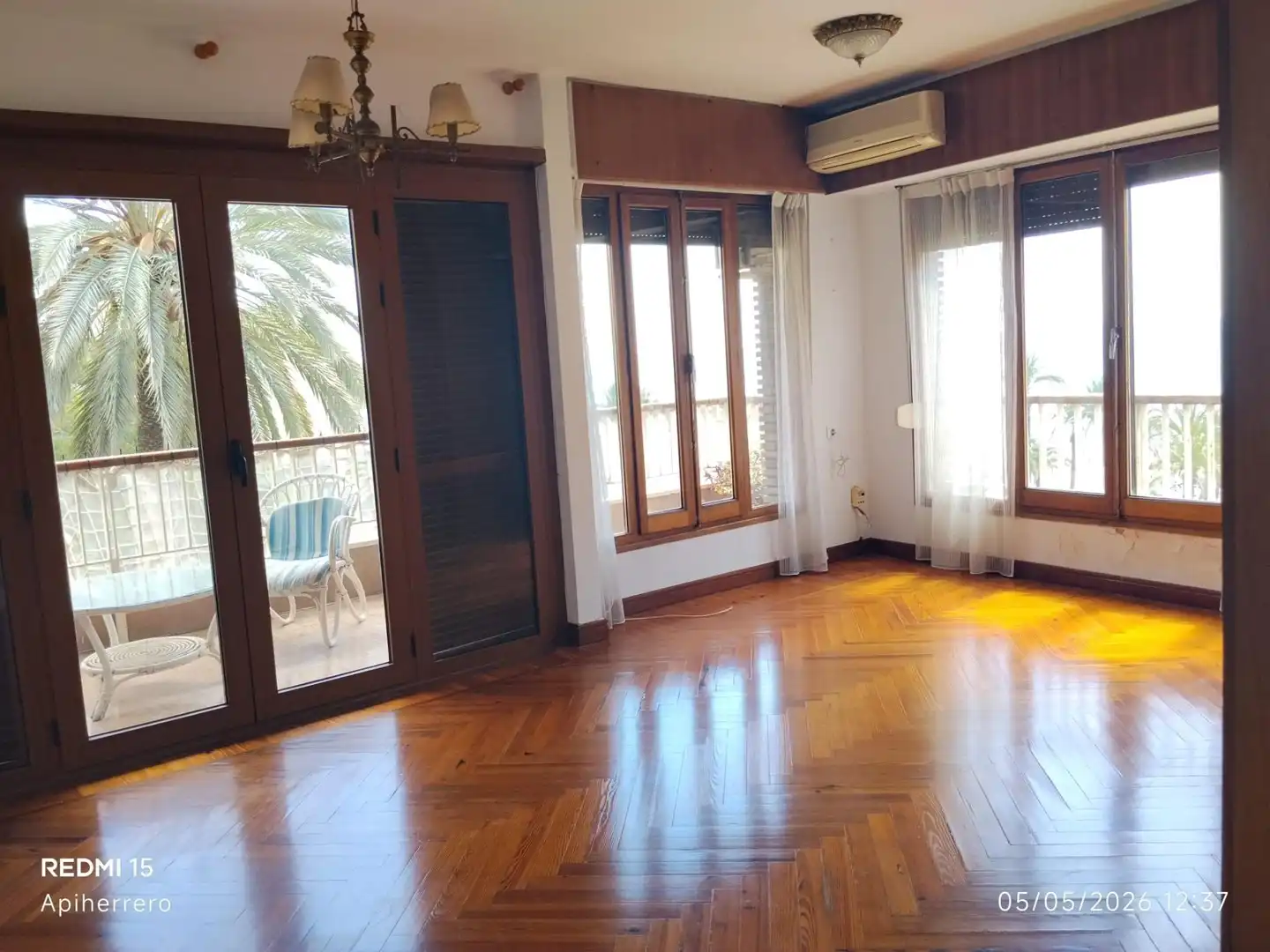 Sala de estar de Piso de alquiler en Alicante / Alacant con Aire acondicionado, Jardín privado y Terraza