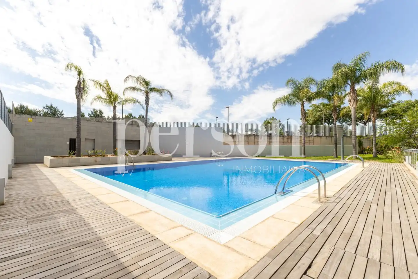 Piscina de Planta baixa en venda en Valencia amb Aire condicionat, Terrassa i Moblat