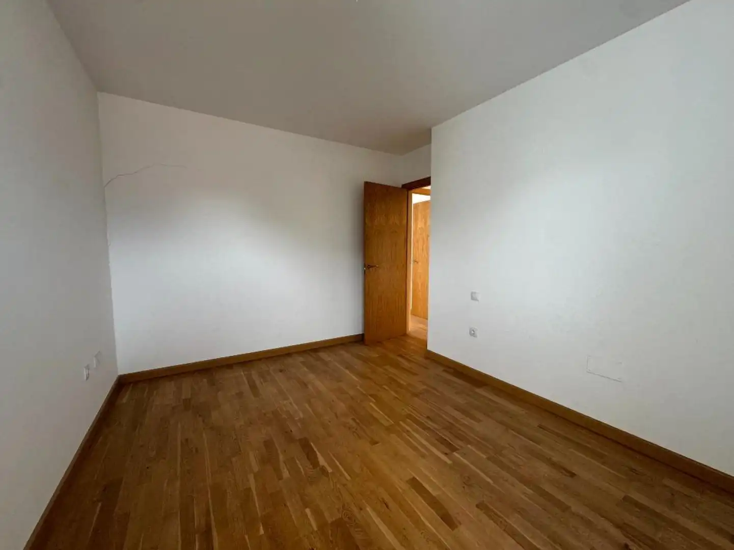 Habitación de Piso en venta en Los Corrales de Buelna  con Calefacción, Parquet y Terraza