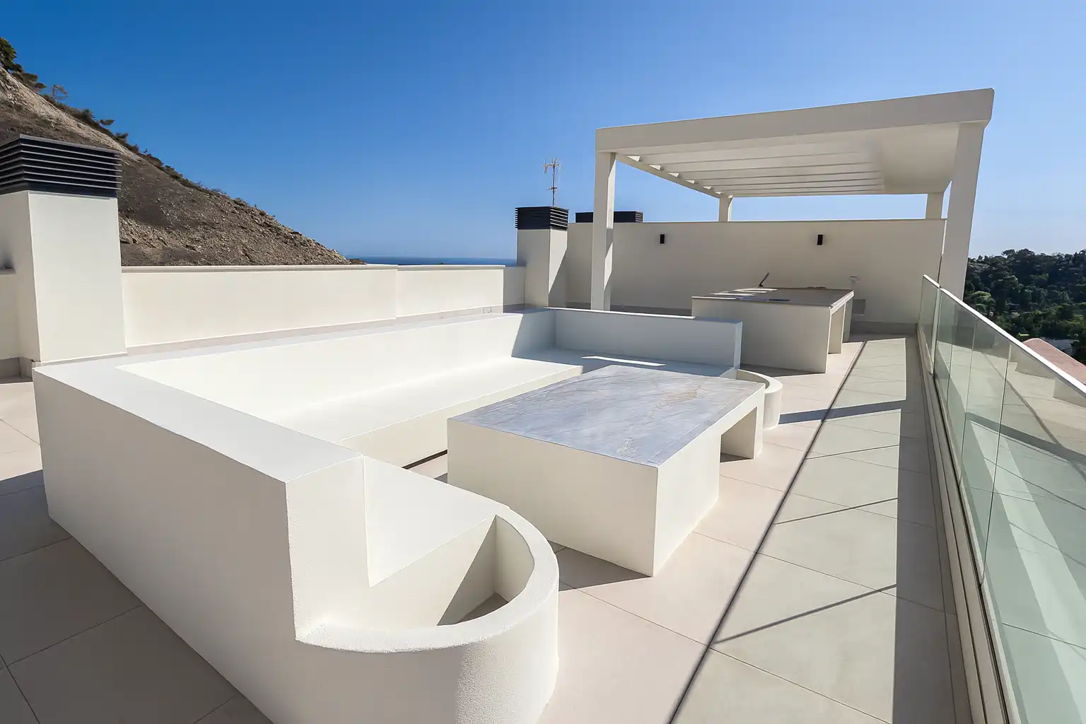 Penthouse with pool for sale in Benahavís pueblo, imagen 3