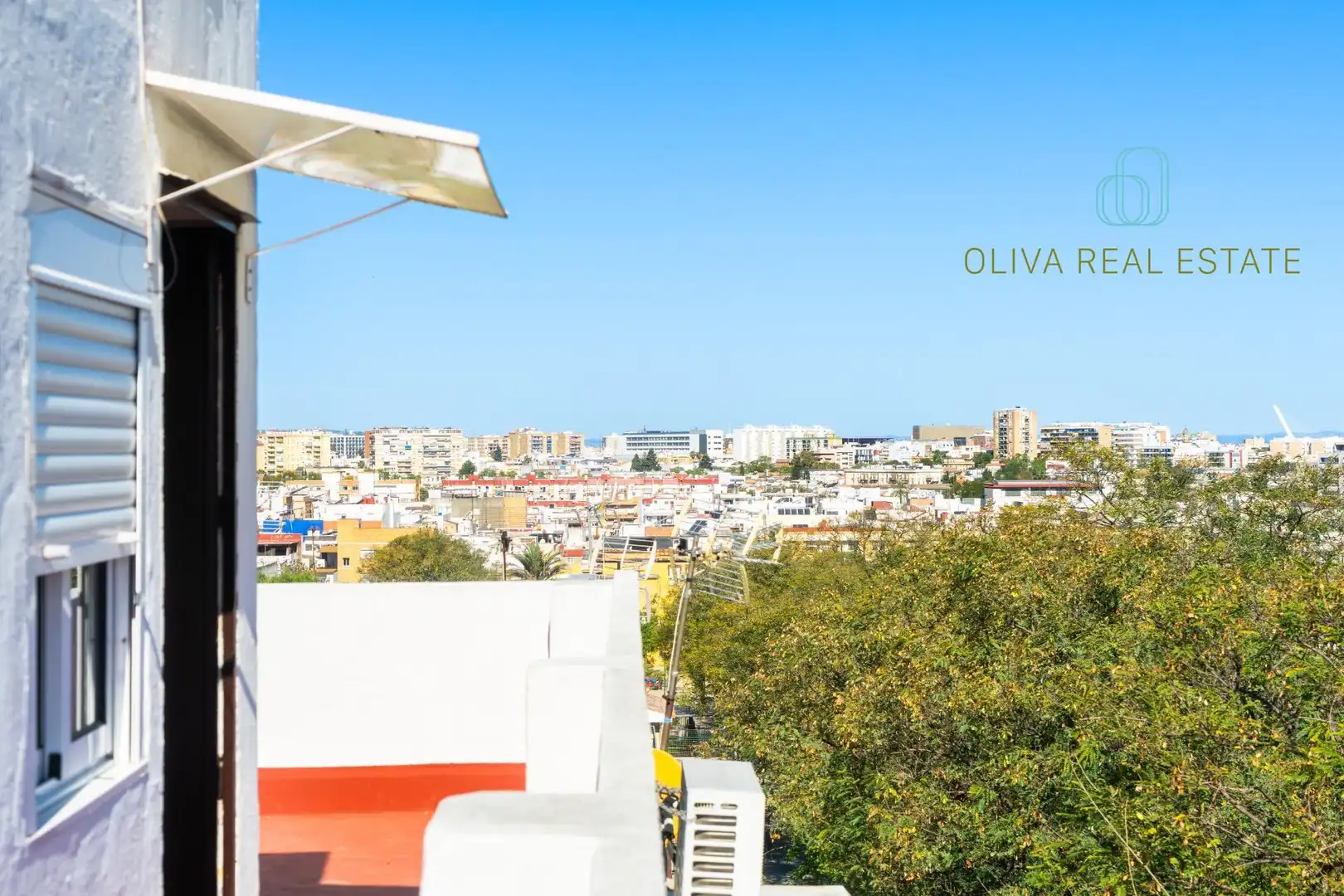 Exterior view of Flat for sale in Sevilla  with Air Conditioner, Furnished and Balcony