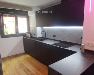 Cuina de Pis en venda en Bilbao  amb Calefacció, Terrassa i Balcó