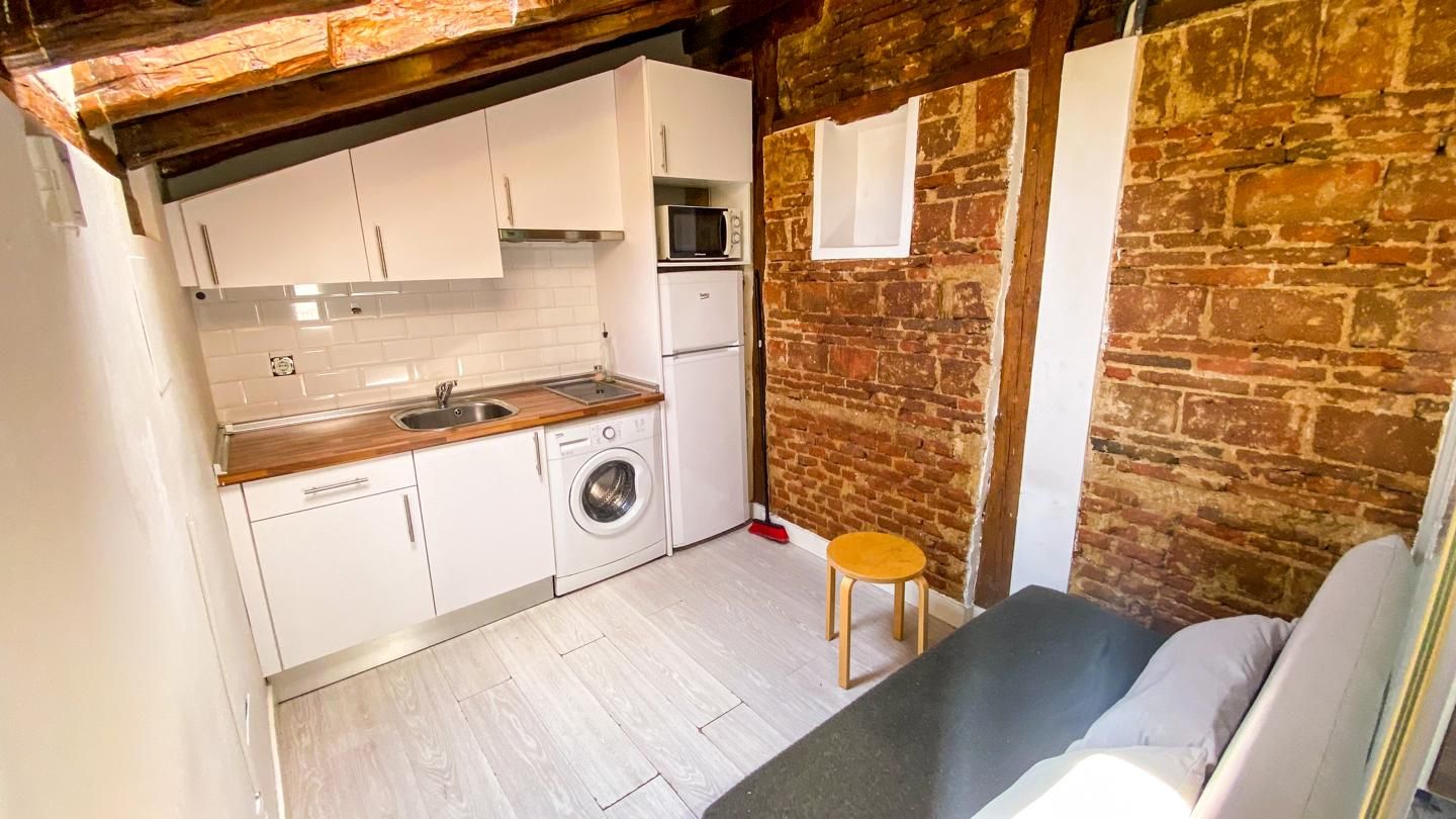 Cuina de Estudi de lloguer en  Madrid Capital amb Aire condicionat, Calefacció i Moblat